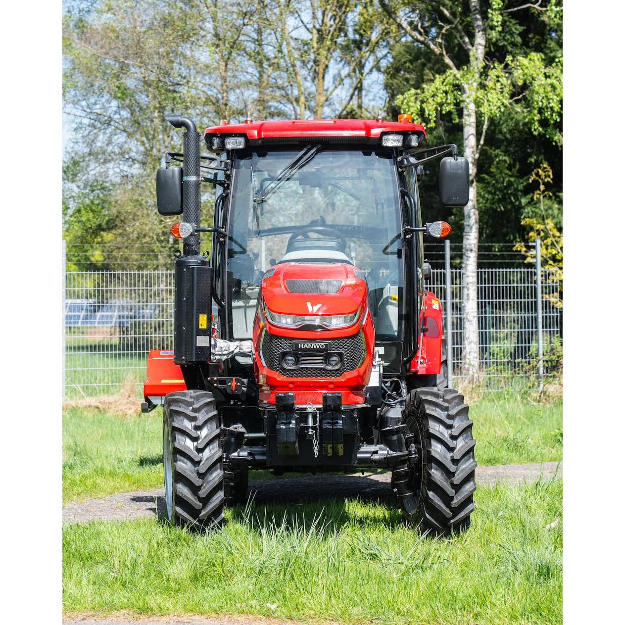 Kleintraktor "HANWO 704-B" - 76 PS Diesel, Allrad, Kabine mit Klimaanlage