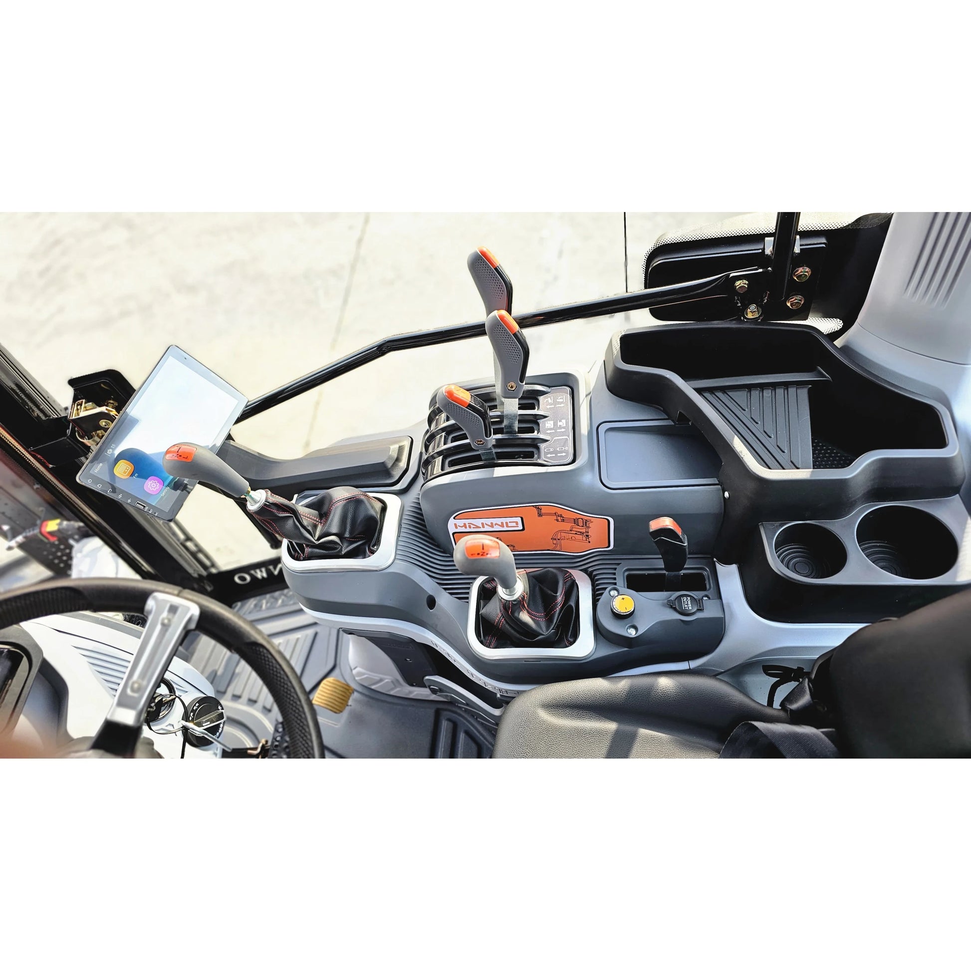Kleintraktor "HANWO 704-B" - 76 PS Diesel, Allrad, Kabine mit Klimaanlage