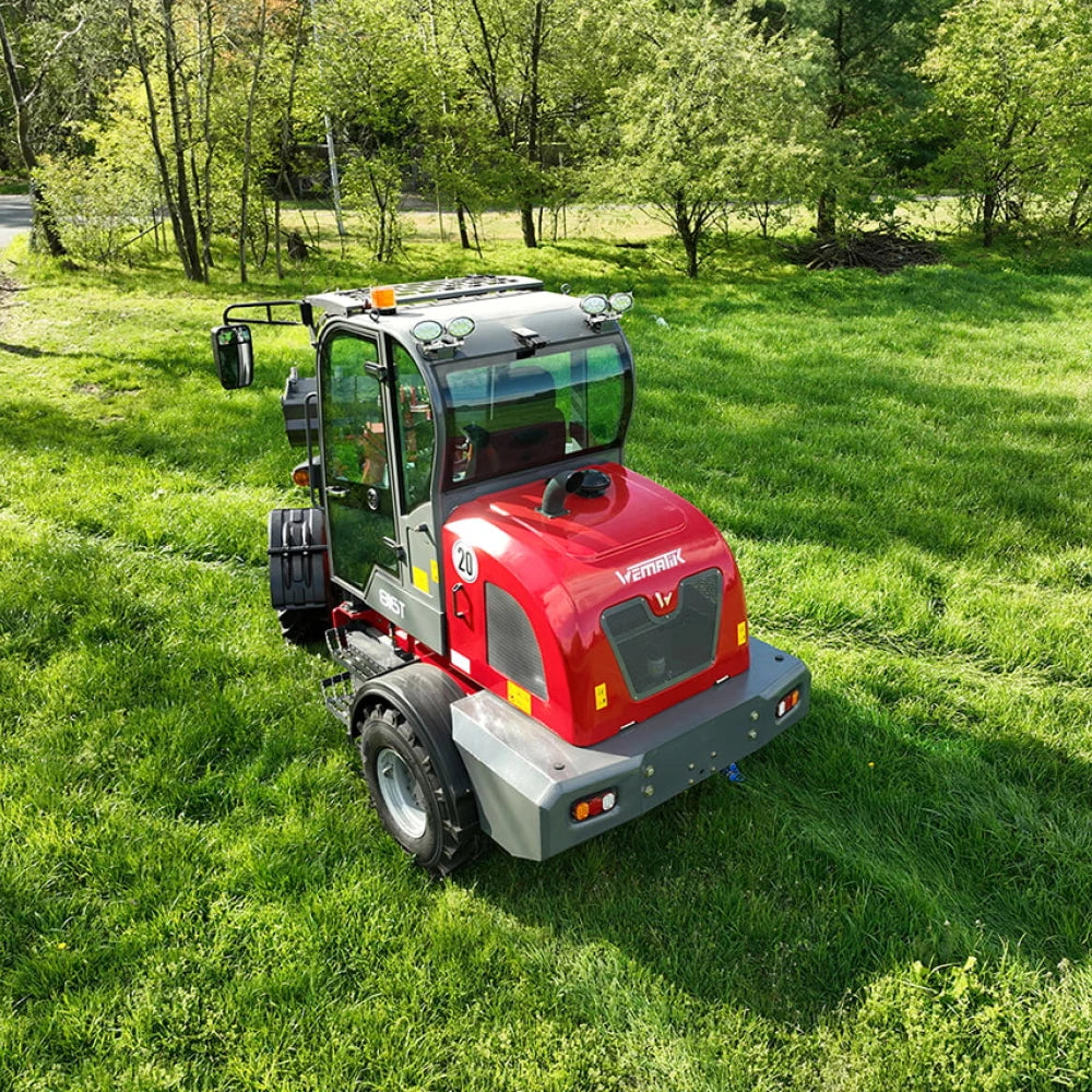 Radlader "816 Plus", Hoflader mit Vollkabine und 1600 kg Hubkraft