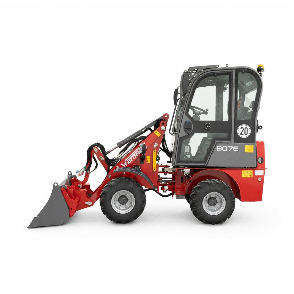 Elektroradlader 807E - geschlossene Kabine, 800 kg Hubkraft, Euro-Aufnahme