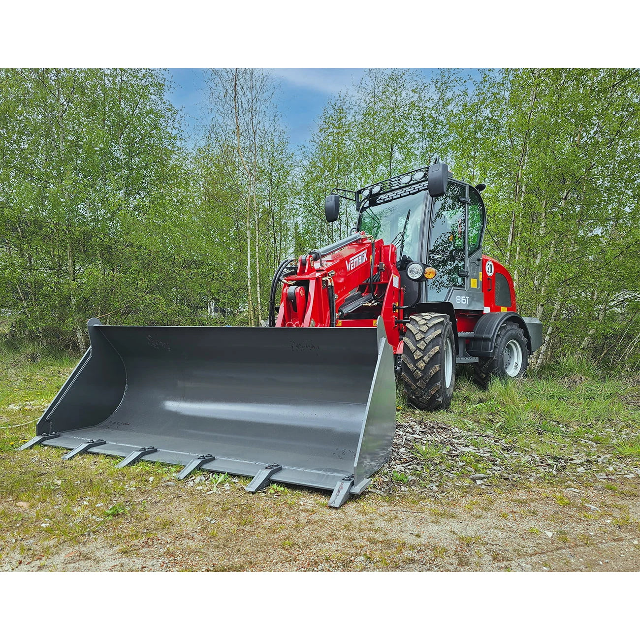 Teleskopradlader "816T Plus" Hoflader, 1600 kg Hubkraft, 65 PS Motorleistung