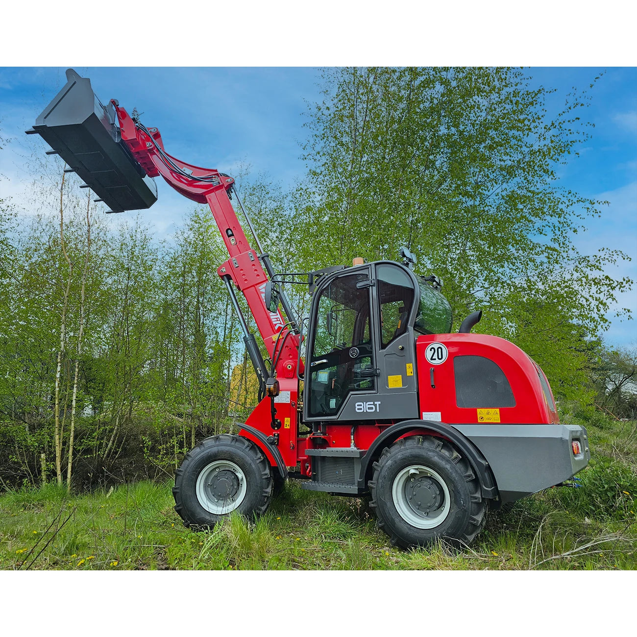 Teleskopradlader "816T Plus" Hoflader, 1600 kg Hubkraft, 65 PS Motorleistung