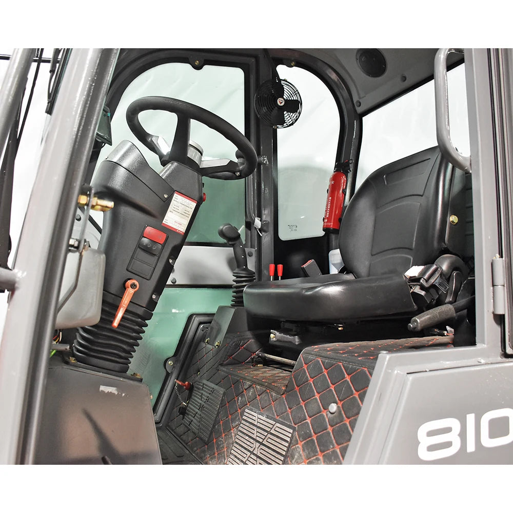 Radlader "810S Plus", Hoflader mit Vollkabine und 900 kg Hubkraft