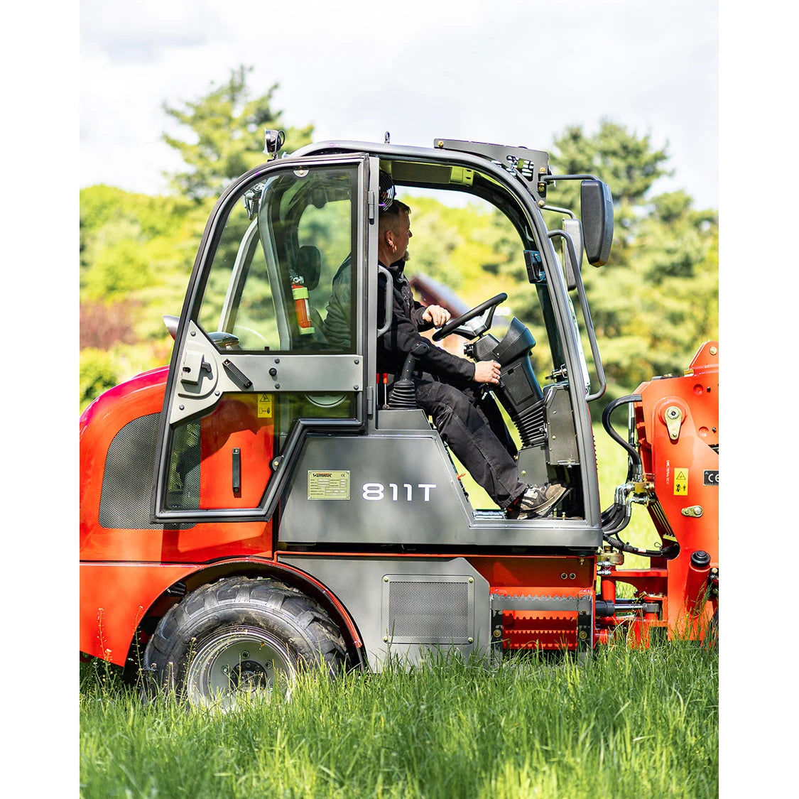 Teleskopradlader "811T Plus" Hoflader, 1000 kg Hubkraft, Euro-Aufnahme