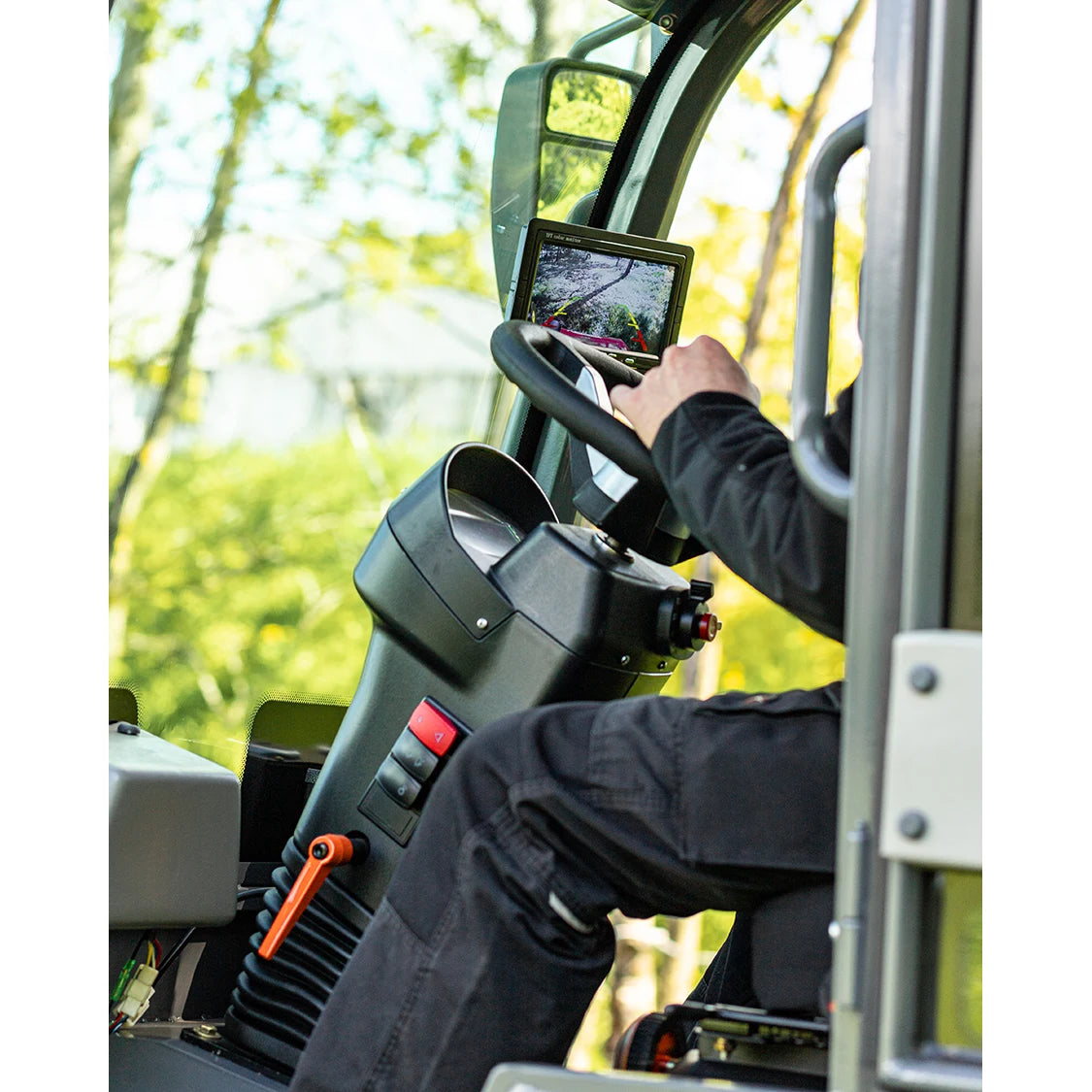 Teleskopradlader "811T Plus" Hoflader, 1000 kg Hubkraft, Euro-Aufnahme