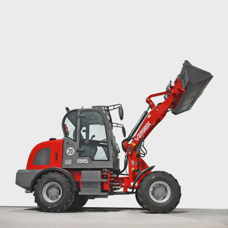 Video laden: Radlader "816 Plus", Hoflader mit Vollkabine und 1600 kg Hubkraft