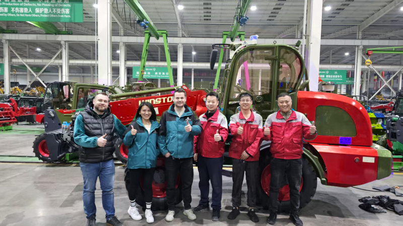 Wematik Team vor Ort in Asien – Daumen hoch (2)