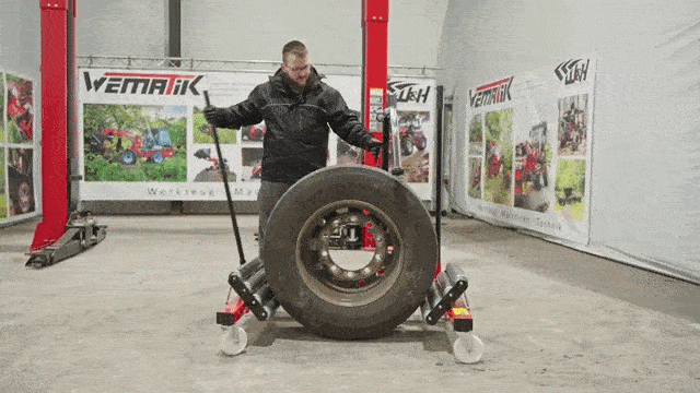 Reifenwechsel mit einer Person